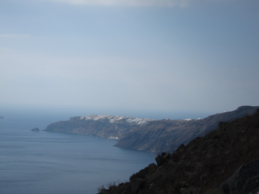 The view of Oia from Fira