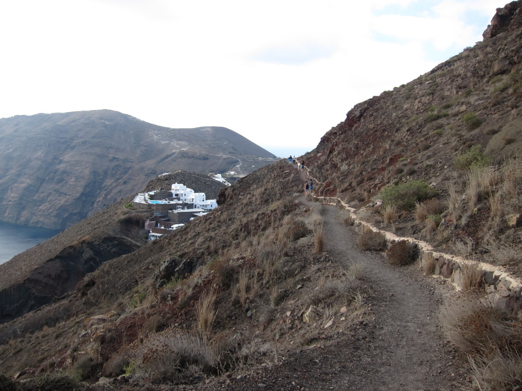 Yogis on the 9 km trail from Fira to Oia