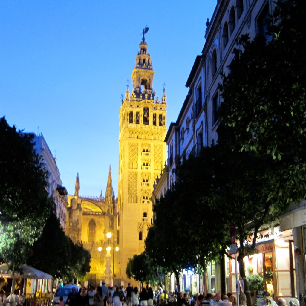 The Geralda bell tower at night